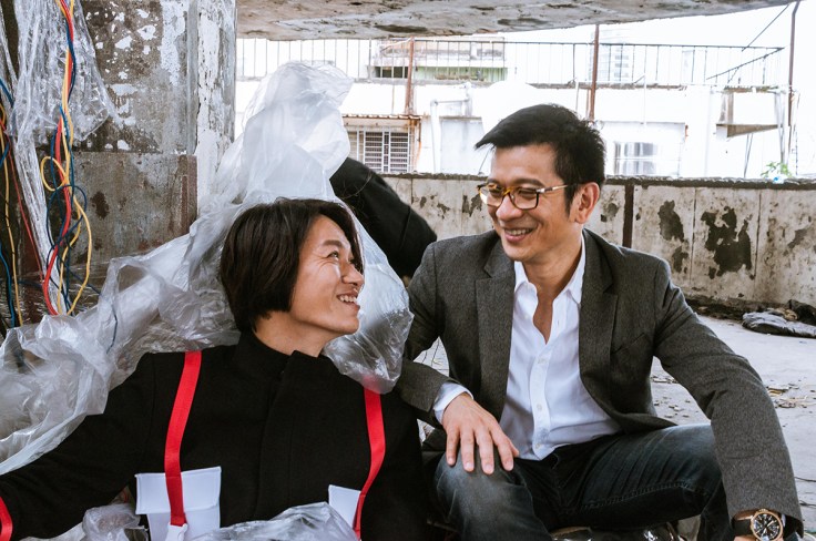 MV更邀請到老闆陳子鴻軋一角__睽違20多年跨刀演出情義相挺 - 複製