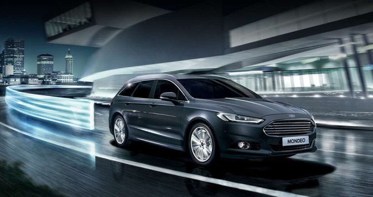 【圖五】Ford_Mondeo配備的主動式LED智慧頭燈整合了自動遠光燈(Automatic_High_Beams,_AHB)及頭燈主動式轉向照...