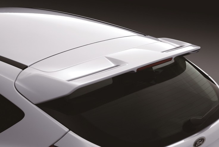 【圖五】New_Ford_Focus型動勁速版全車加裝空力套件_車尾型動擾流尾翼的設計_呈現車主運動酷感品味_限量優惠價69.9萬元起.jpg