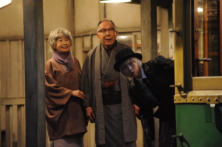 中影提供【鎌倉物語】劇照：安藤櫻飾演的死神會帶領死者去溫暖的黃泉國度