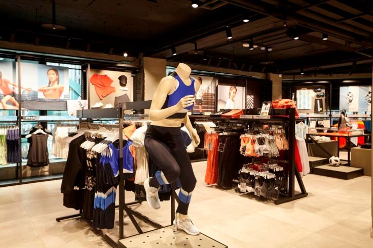 3.adidas西寧門市採用最新店裝設計概念，打造兩層樓、超過百坪的運動潮流新據點。.jpg