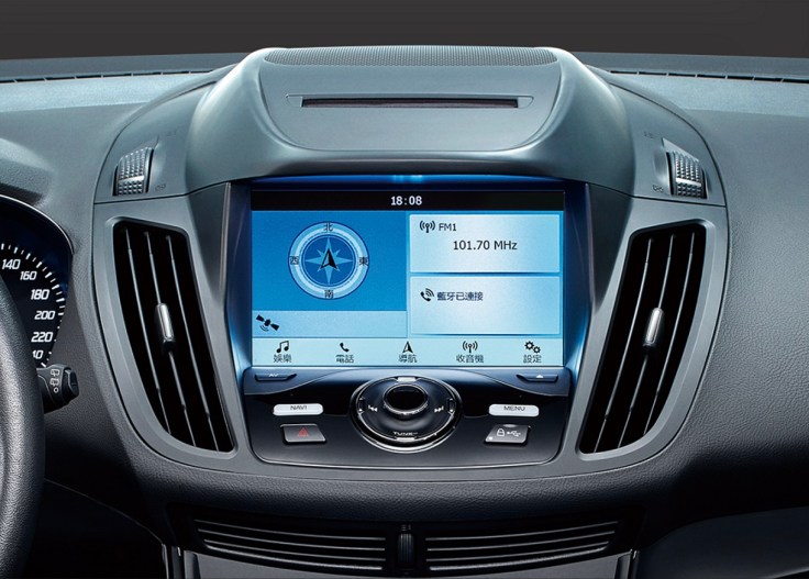 【圖二】智能影音系統內含8吋LCD彩色液晶觸控螢幕、DVD播放器、Navi導航系統、倒車顯影輔助系統及1080p行車紀錄器。