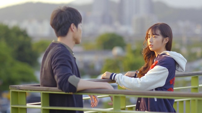 A左起 唐振剛、簡廷芮