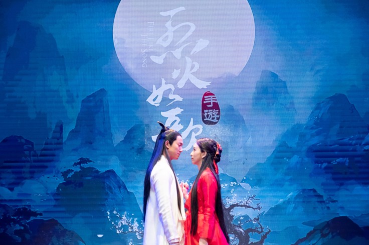 【圖】《烈火如歌》代言人吳慷仁及周曉涵分別飾演「銀雪」和「烈如歌」，演繹穿越古今的感人揪心戀情故事