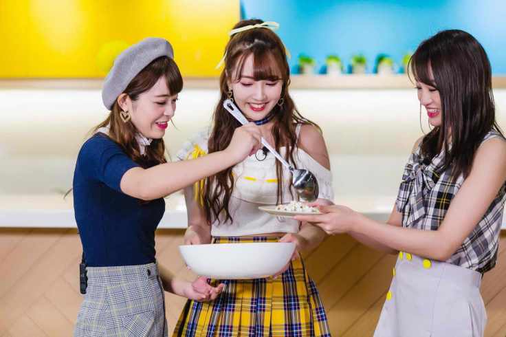 左起為櫻萌子、中間為三上悠亞、右邊為松田美子；三位組合為團體蜂蜜爆米花-2_exposure