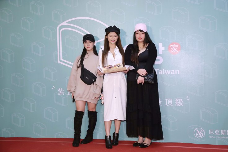 (左)酸酸(中)夏天(右)娜娜