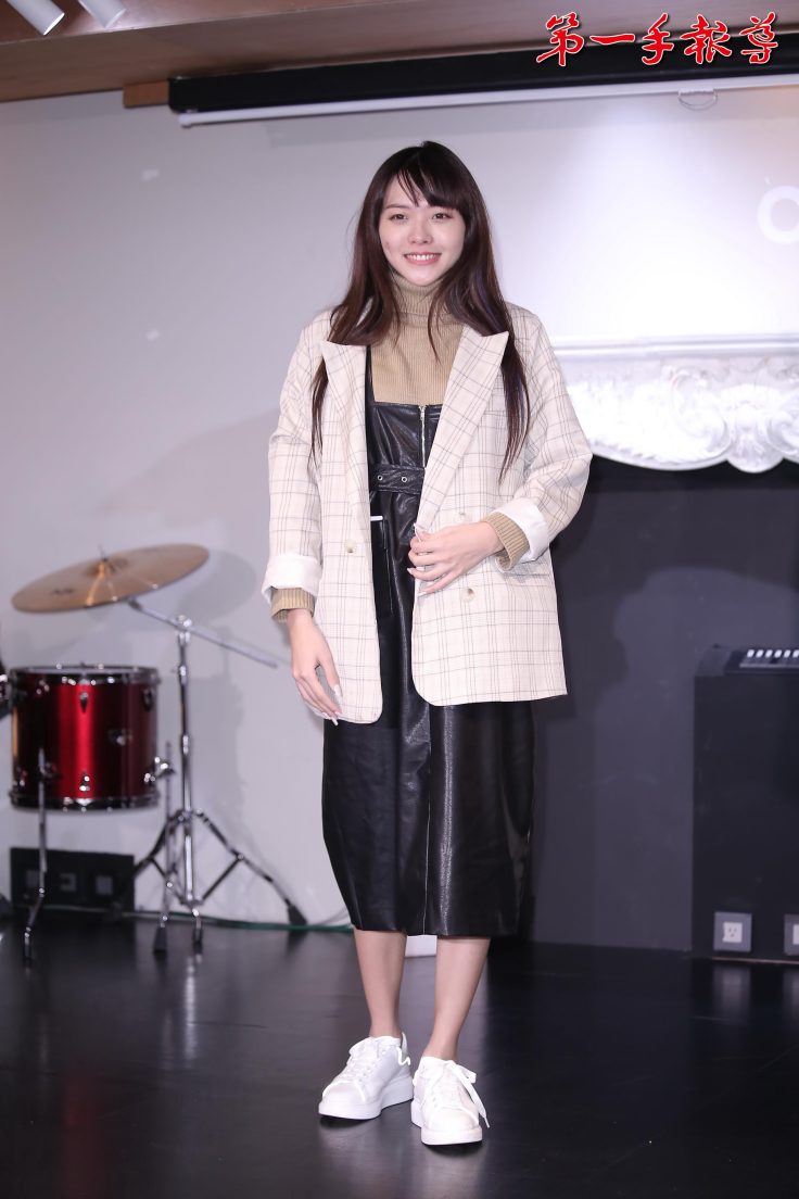 YouTube「在不瘋狂就等死」唐婷婷