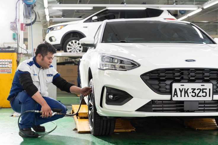 胎壓不足或未符合Ford建議胎壓的輪胎都可能提升滾動阻力，進而增加引擎負擔