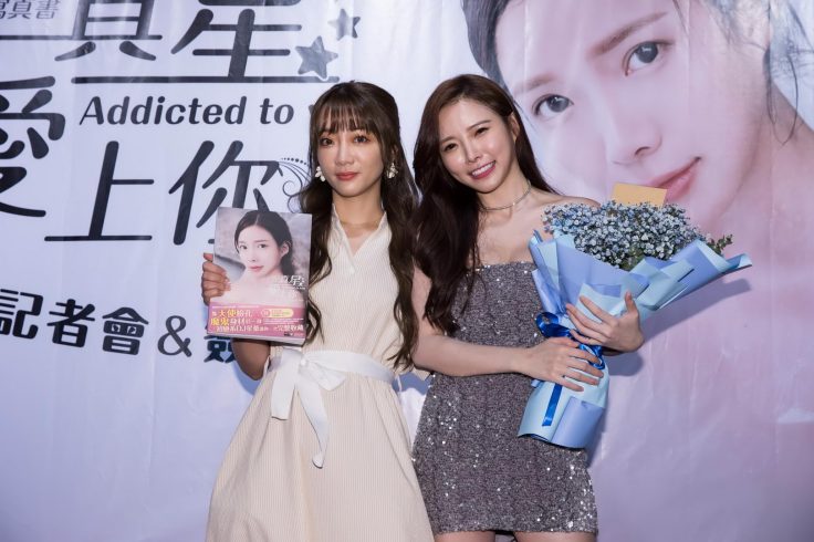 ▲藝人閨密玉兔(左)到場相挺