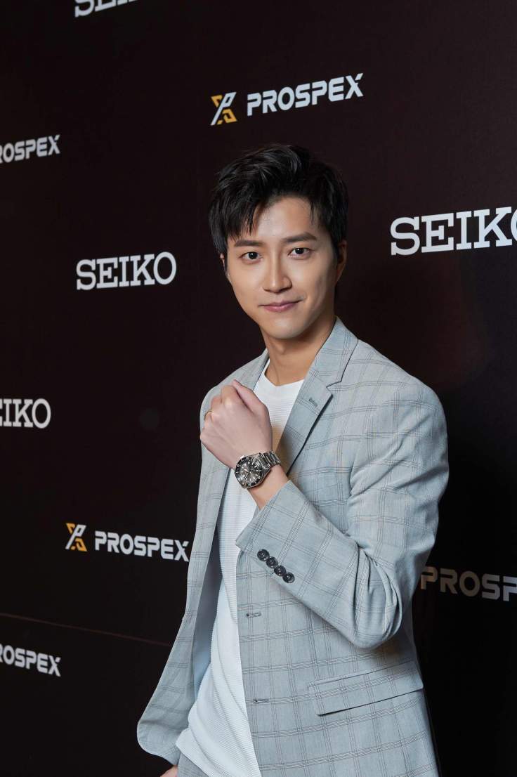 江宏傑帥氣配戴Seiko Prospex 1965現代復刻潛水錶款，向品牌精神「Keep Going Forward勇無止境」致敬。