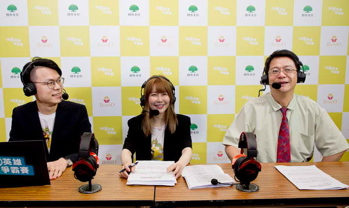 電競實況主人氣女神阿樂線上實況轉播「2020國泰反毒英雄爭霸賽暨PaGamO全國學科電競大賽」，與全台中小學生一同感受熱血賽事。