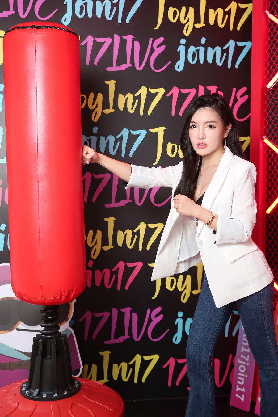 17LIVE人氣直播主-幽默大方的運動女神ginny妮