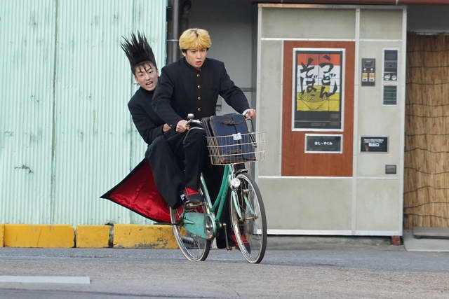 現場スチール（三橋、伊藤 自転車）